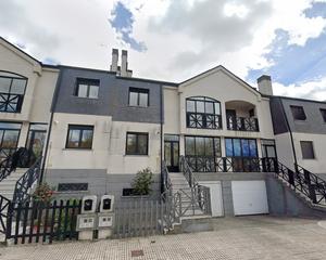 Casa aparellada  Ps naranjos. Solvia inmobiliaria  chalet adosado villares de la reina
