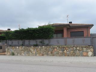Casa aparellada  C/ galerna. Solvia inmobiliaria  chalet adosado sant esteve de palautordera