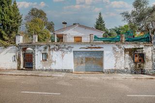 Chalet  C/ tórtora. Solvia inmobiliaria  chalet independiente riudarenes