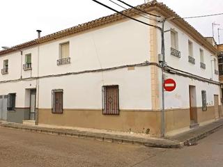 Casa aparellada  Isabeles. Solvia inmobiliaria  chalet adosado tomelloso