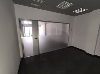 Local Comercial  C/ doctor calsina. Solvia inmobiliaria  locales terrassa