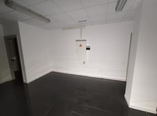 Lloguer Local Comercial  C/ doctor calsina. Solvia inmobiliaria  locales terrassa