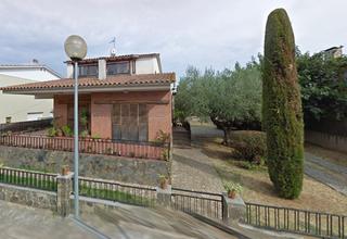 Xalet  C/ martí bruguera. Solvia inmobiliaria  chalet independiente bordils