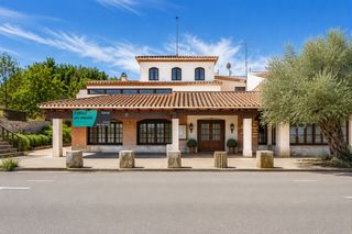 Gebäude  C/ de lleida. Solvia inmobiliaria  edificio borges blanques les