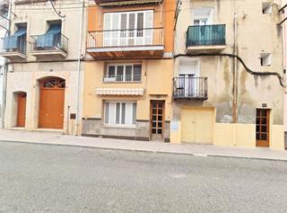 Casa aparellada  Major. Solvia inmobiliaria  chalet adosado ulldecona