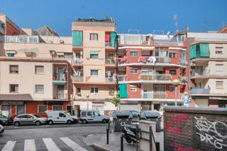 Appartement  C/ calderón de la barca. Solvia inmobiliaria  piso badalona