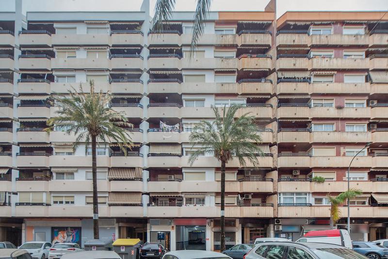 Foto 4ede368d-6537-4a28-ae2a-0a6a93fec55f. Local comercial a Plaza Elíptica - República Argentina Gandia