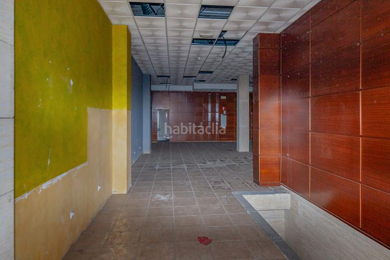 Foto 5cc18000-8394-4ba7-ad70-d1bd98d82db0. Local comercial a Plaza Elíptica - República Argentina Gandia