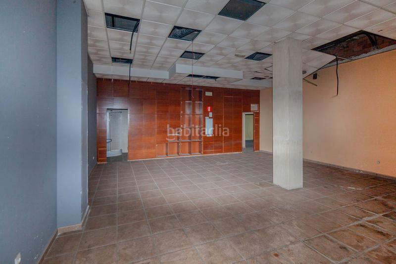 Foto 840296fb-3888-42b7-9789-5d64ff066f57. Local comercial a Plaza Elíptica - República Argentina Gandia