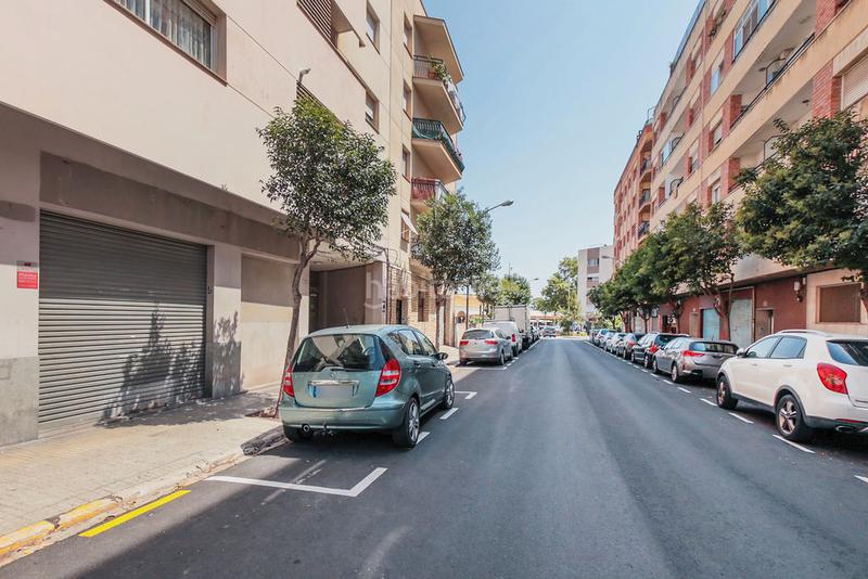 Foto b0d3091e-93c7-47c3-b81f-3890093b9cc3. Local comercial a Llevant Reus