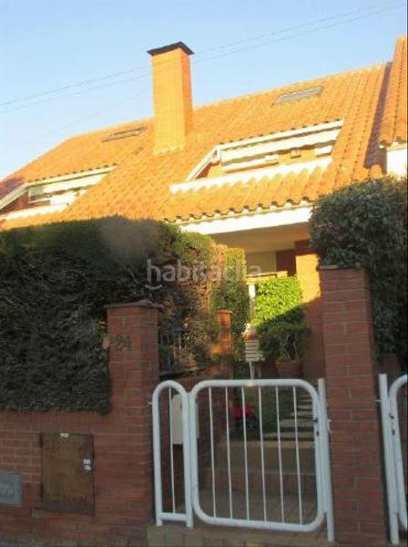 Foto cfece6c2-dd2e-41bb-bdd3-10711f34a6e5. Casa aparellada a Banyeres Premià de Mar