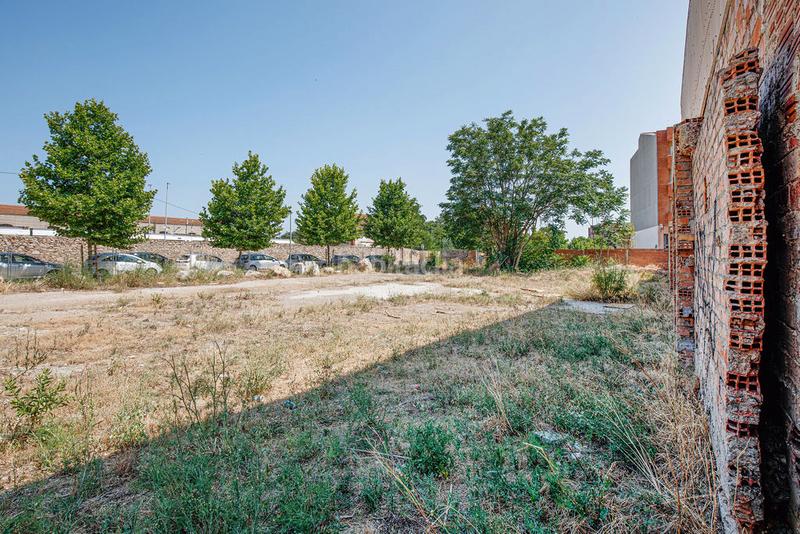 Foto 556f0bfb-773d-48a7-9731-27248f026763. Finca rústica solvia inmobiliaria suelo urbano en Figueres