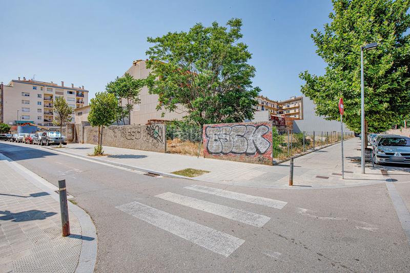 Foto 8218414f-3970-4734-963c-613dbe6fe64b. Finca rústica solvia inmobiliaria suelo urbano en Figueres