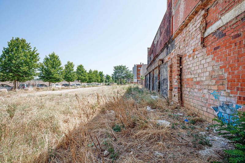 Foto f39eddb5-c72d-40e0-acd7-d47261feba1b. Finca rústica solvia inmobiliaria suelo urbano en Figueres