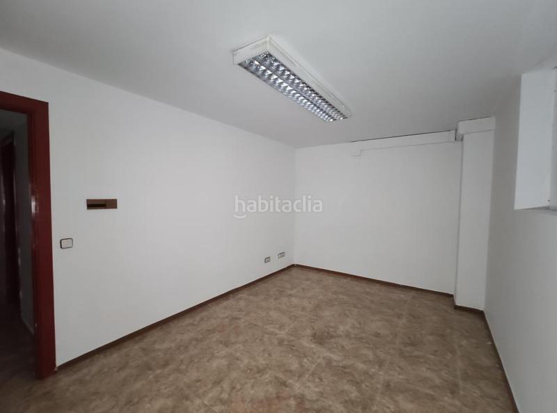 Foto 1ac8c8ba-a4c5-48f1-a4b4-0d50c7c45537. Local comercial a Cappont Lleida