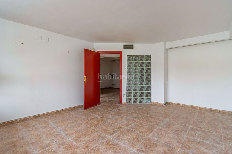 Foto fcaa68eb-c52f-4c5e-8bbf-deb7f58250c6. Local comercial a Cappont Lleida