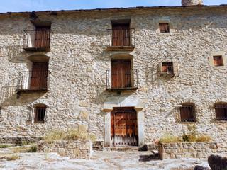 Chalet  C/ iglesia. Solvia inmobiliaria  chalet independiente sabiñánigo