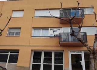 Local Comercial  Ntra sra montserrat. Solvia inmobiliaria  locales borges blanques les