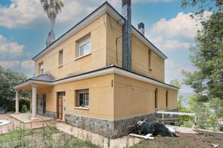 Casa pareada  Urb santa maría de lavall. Solvia inmobiliaria  chalet adosado corbera de llobregat
