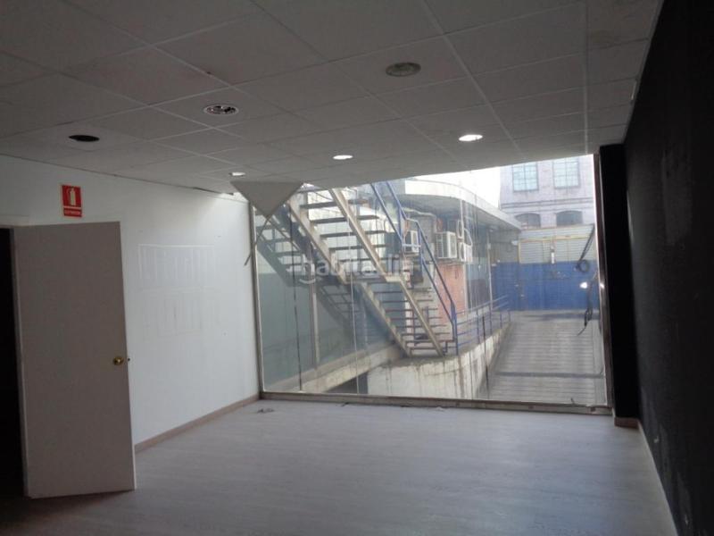 Foto 77becd2f-75ea-43e1-9ff2-c304883b2b10. Alquiler local comercial solvia inmobiliaria locales en Terrassa