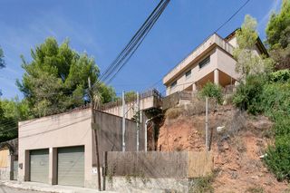 Chalet  C/ del llorer. Solvia inmobiliaria  chalet independiente corbera de llobregat
