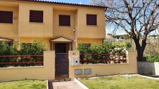 Casa aparellada  C/ castell daro. Solvia inmobiliaria  chalet adosado sant feliu de guíxols
