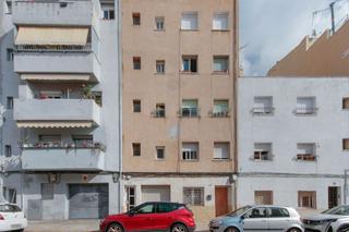 Etagenwohnung  C/ sant elies. Solvia inmobiliaria  piso badalona
