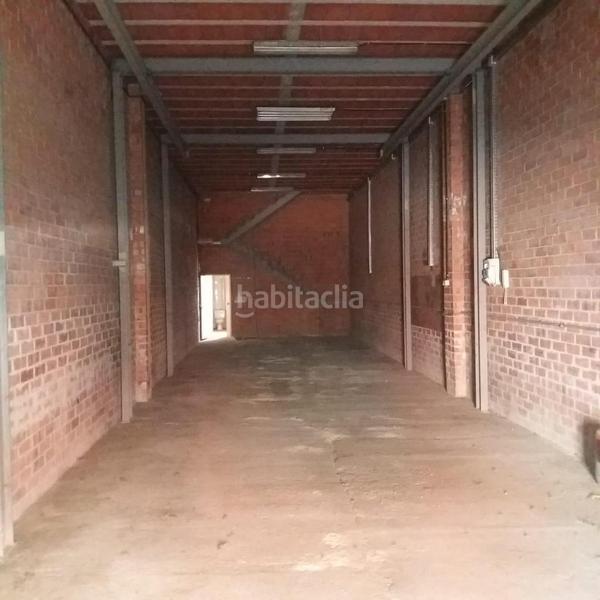 Foto 7a8fb492-c8ff-430e-a0e2-6d489decb7bf. Fabrikhalle in Centre Prat de Llobregat (El)