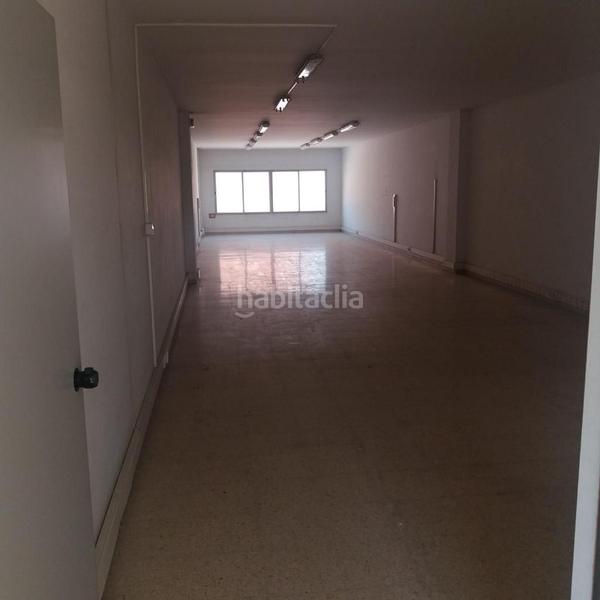 Foto f0f95ece-32d0-4ac8-9d00-726452517e55. Fabrikhalle in Centre Prat de Llobregat (El)