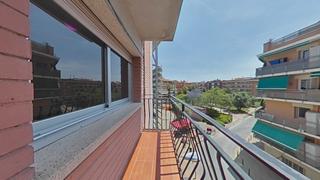 Appartement  C/ joan pagés. Solvia inmobiliaria  piso sant boi de llobregat