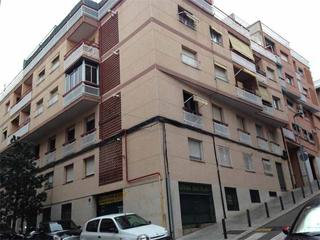 Pis  C/ santa hilari sacalm. Solvia inmobiliaria  piso badalona