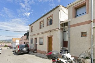 Chalet  C/ la font. Solvia inmobiliaria  casa santa margarida de montbui