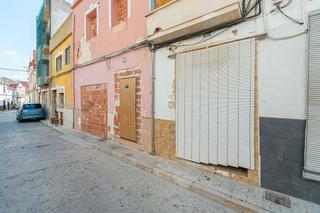 Casa aparellada  Sant blai. Solvia inmobiliaria  chalet adosado pego