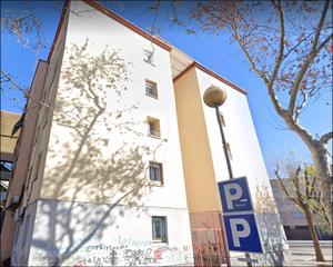 Pis  C/ badajoz. Solvia inmobiliaria  piso badalona
