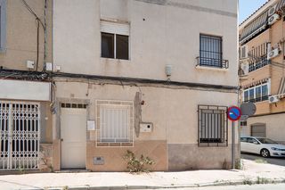 Chalet  C/ secretario francisco martínez rodríguez. Solvia inmobiliaria  casa alcantarilla