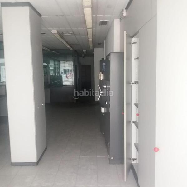 Foto 1fe7863c-ccb8-4d97-b4d2-73bfb9d40b0f. Local comercial a La Roureda Viladecans