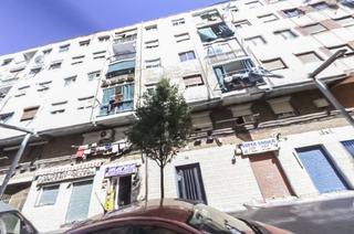 Etagenwohnung  C/ napols. Solvia inmobiliaria  piso badalona