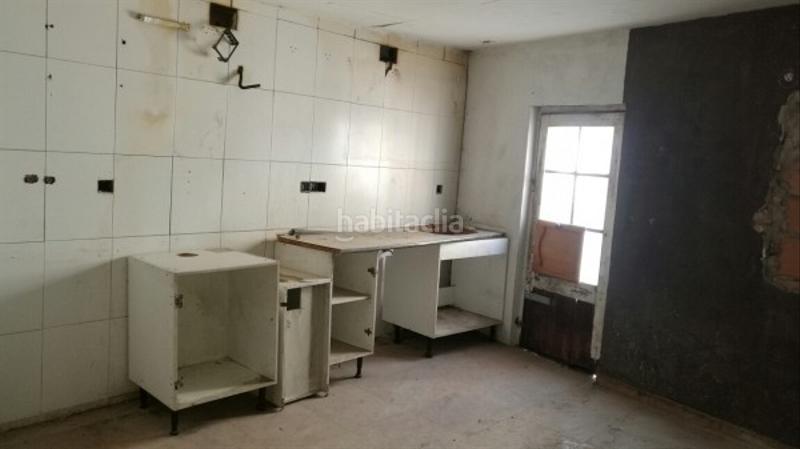 Foto f0f9b530-be4a-4e4d-b18c-fecf0a1f0ea0. Casa pareada solvia inmobiliaria chalet adosado borges blanques les en Borges Blanques (Les)
