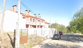 Casa aparellada  C/ fuente maría. Solvia inmobiliaria  chalet adosado ontígola