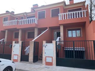 Casa aparellada  C/ fuente maría. Solvia inmobiliaria  chalet adosado ontígola