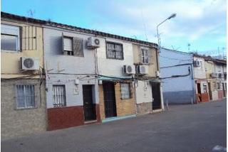 Casa aparellada  C/ acanto. Solvia inmobiliaria  chalet adosado sevilla