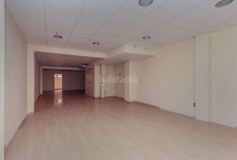 Foto b628ced0-8d57-4d0f-840d-46e4b55bb3fc. Local comercial a Llevant Reus