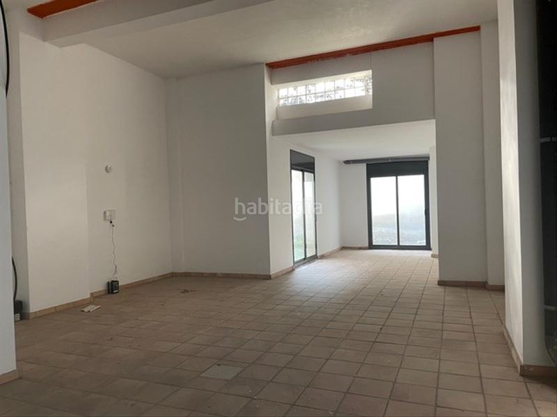 Foto f3b2ac74-9c7e-48da-8115-f7a152bdfa24. Local commercial dans Joan Prim Granollers