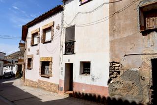 Casa aparellada  Castillo. Solvia inmobiliaria  chalet adosado ontiñena