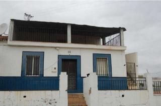 Casa aparellada  Doctor fleming. Solvia inmobiliaria  chalet adosado calañas