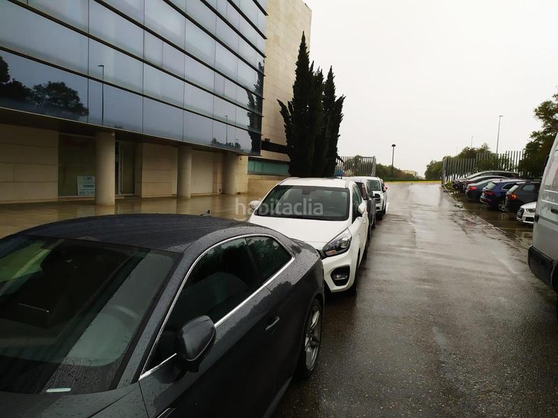 Foto 340f2d4f-9de4-4221-ab18-b84cb85947da. Business premise in Centro Bormujos