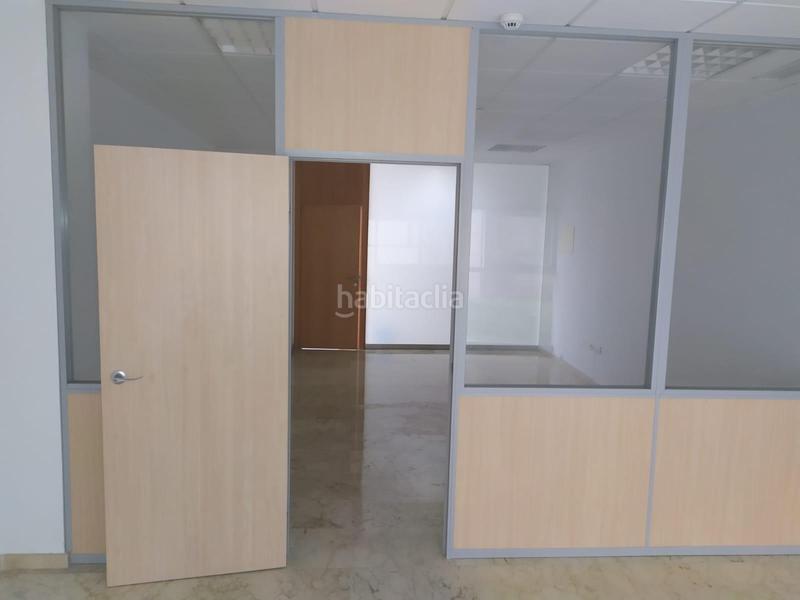 Foto db5c2116-57a0-4253-bfbf-082cb8a0d914. Business premise in Centro Bormujos