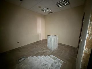 Business premise  Canovas del castillo. Solvia inmobiliaria  locales algeciras