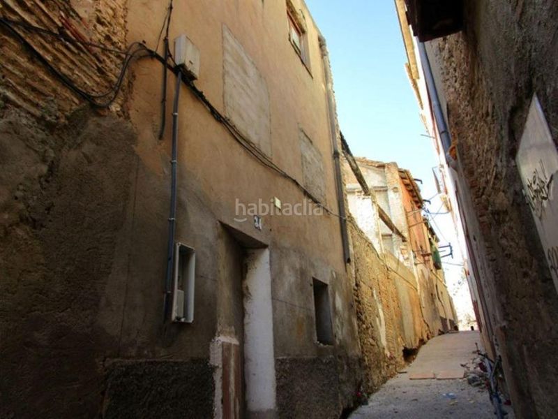 Foto e4eef385-1793-45c1-8fba-0b4877fb378a. Chalet solvia inmobiliaria casa en Centre Tortosa