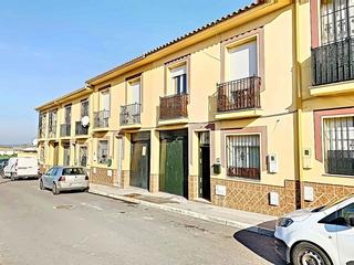 Casa aparellada  General luis fernandez cordoba. Solvia inmobiliaria  chalet adosado guadalcázar